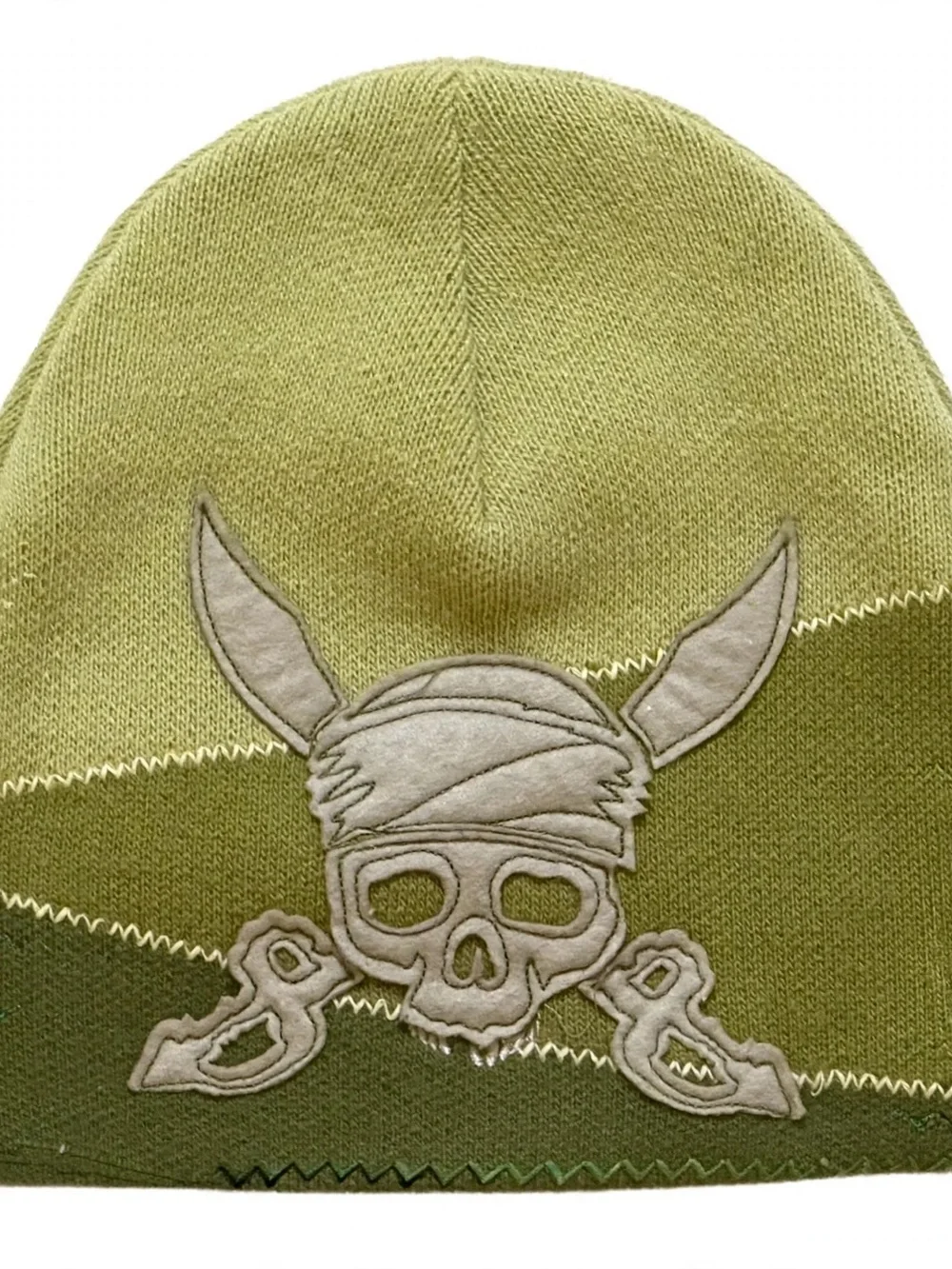 Disney Pirates of the Caribbean Dead Man’s Chest Vintage Beanie Gloves Set